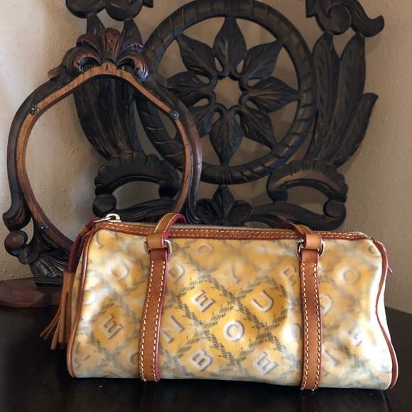 Dooney & Bourke Handbags - Dooney & Bourke Handbag